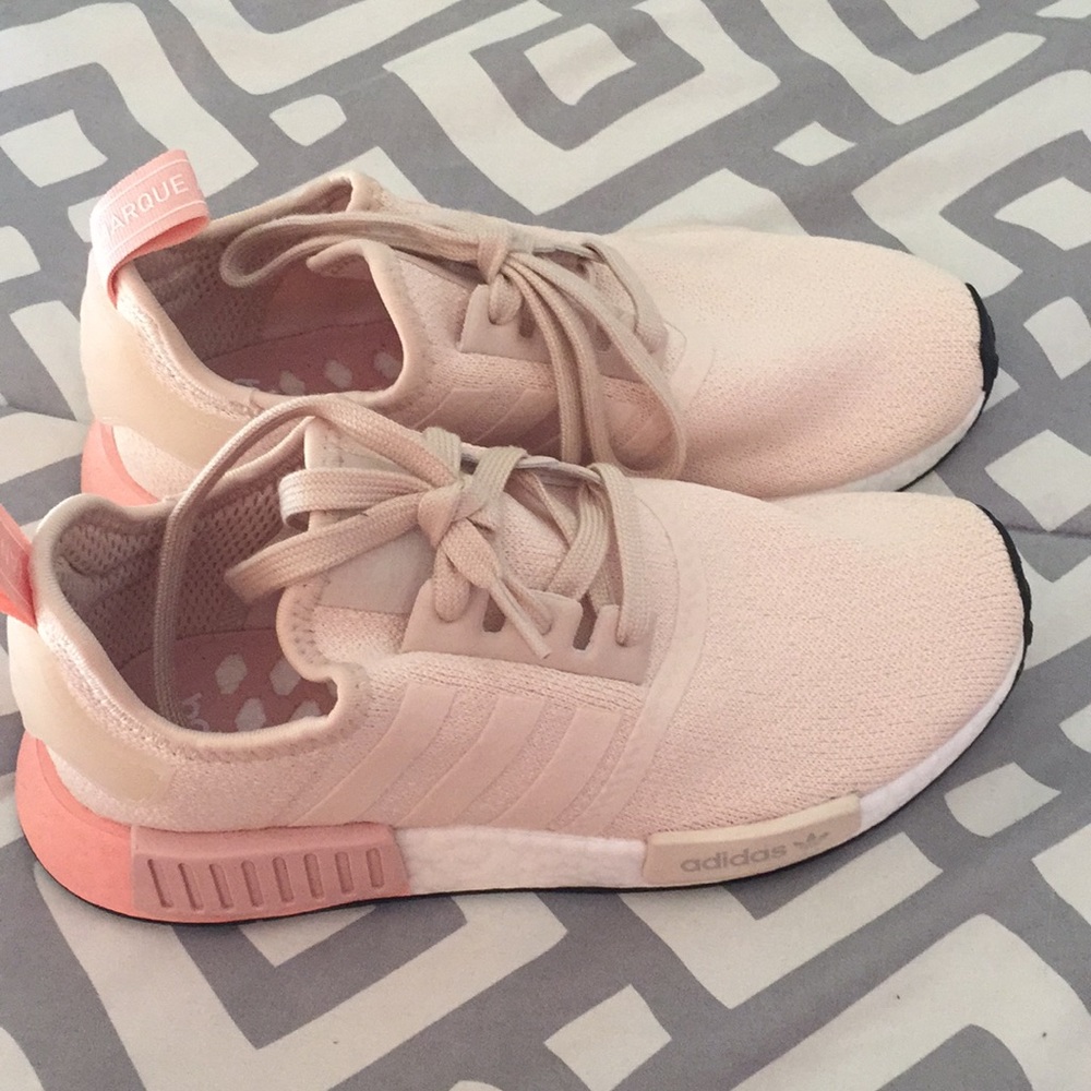Cute comfortable tan women’s Adidas NMDS! 🥰